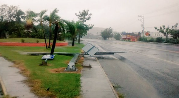 Сильнейший ураган «Патрисия» обрушился на Мексику Сильнейший ураган «Патрисия» обрушился на Мексику