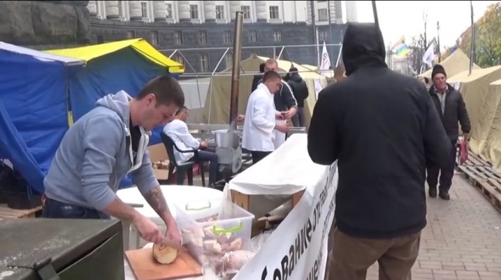 Тарифный майдан в Киеве разрастается Тарифный майдан в Киеве разрастается