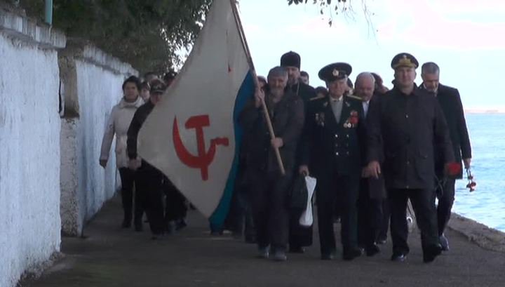 В Севастополе почтили память экипажа линкора "Новороссийск" В Севастополе почтили память экипажа линкора "Новороссийск"