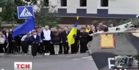 Украинские школьники сдают карманные деньги на ремонт БТР