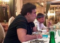 Миша хочет Сашу