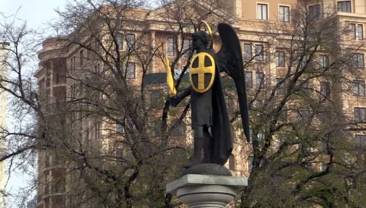 Жители Донецка почтили память жертв погибших в авиакатастрофе Жители Донецка почтили память жертв погибших в авиакатастрофе