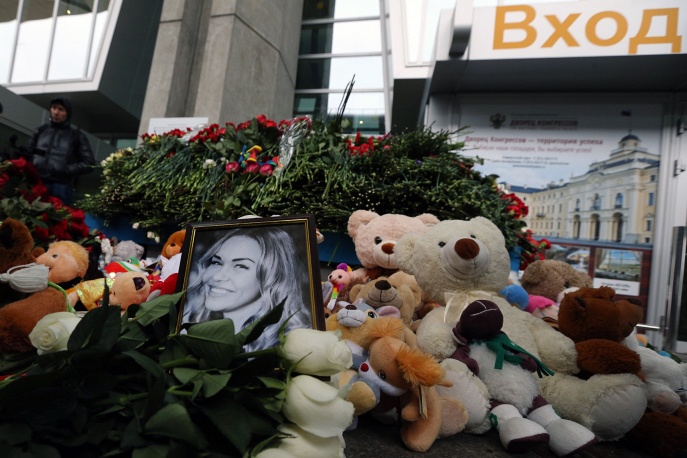 Мир скорбит по погибшим в авиакатастрофе российского А321 в Египте Мир скорбит по погибшим в авиакатастрофе российского А321 в Египте