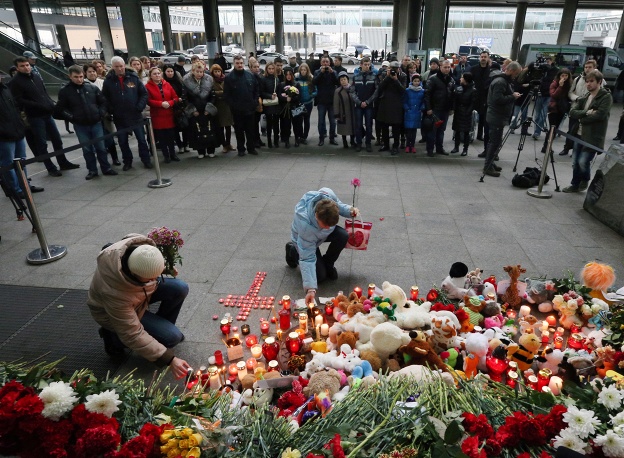 Мир скорбит по погибшим в авиакатастрофе российского А321 в Египте Мир скорбит по погибшим в авиакатастрофе российского А321 в Египте