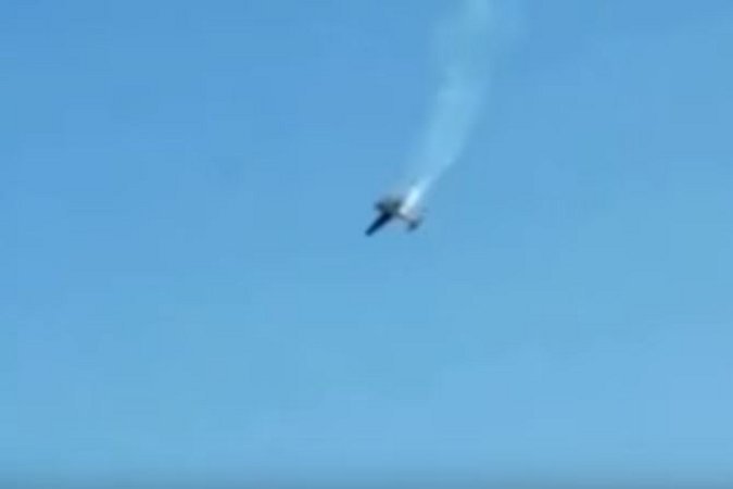 В Бразилии на авиашоу разбился самолет В Бразилии на авиашоу разбился самолет