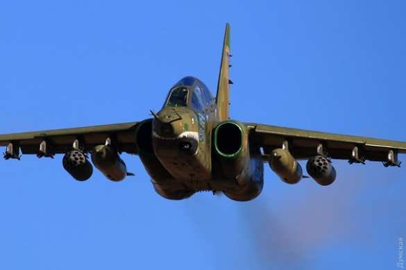 «Незалежная» решила продемонстрировать, что у неё тоже есть 2 летающих штурмовика Су-25 «Незалежная» решила продемонстрировать, что у неё тоже есть 2 летающих штурмовика Су-25