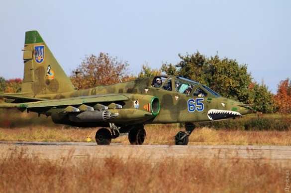 «Незалежная» решила продемонстрировать, что у неё тоже есть 2 летающих штурмовика Су-25 «Незалежная» решила продемонстрировать, что у неё тоже есть 2 летающих штурмовика Су-25