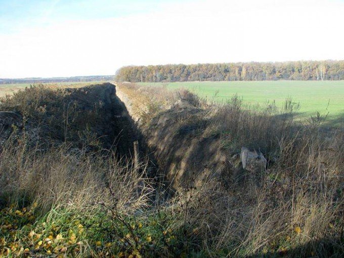 Опубликованы шокирующие снимки «Европейского вала» Яценюка Опубликованы шокирующие снимки «Европейского вала» Яценюка