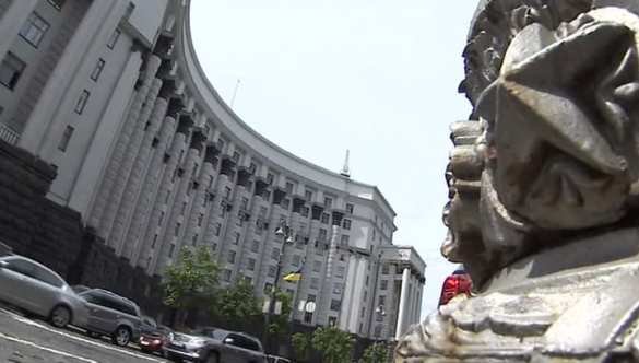 500 человек взяли в осаду Раду и требуют освободить Корбана 500 человек взяли в осаду Раду и требуют освободить Корбана