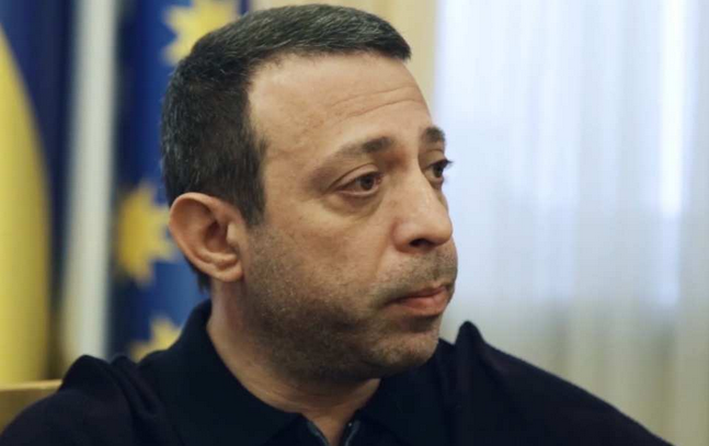 Корбан: Порошенко — это барыга, торгующий страной, людьми и дешевыми сладостями Корбан: Порошенко — это барыга, торгующий страной, людьми и дешевыми сладостями