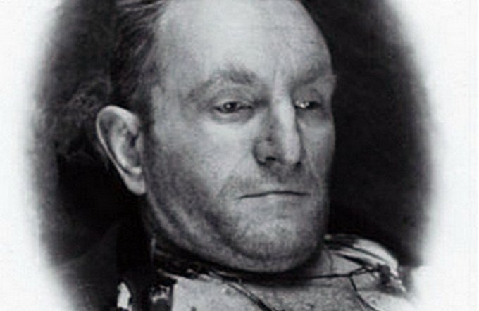 «Атентат» в переводе на польский «Атентат» в переводе на польский