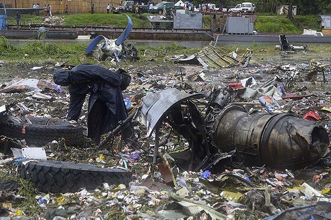 Грузовой самолет с россиянами рухнул в Южном Судане: погиб 41 человек, двое выжили Грузовой самолет с россиянами рухнул в Южном Судане: погиб 41 человек, двое выжили