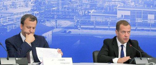 Хроника пикирующего правительства – зачем оно пытается разрушить народное единство?