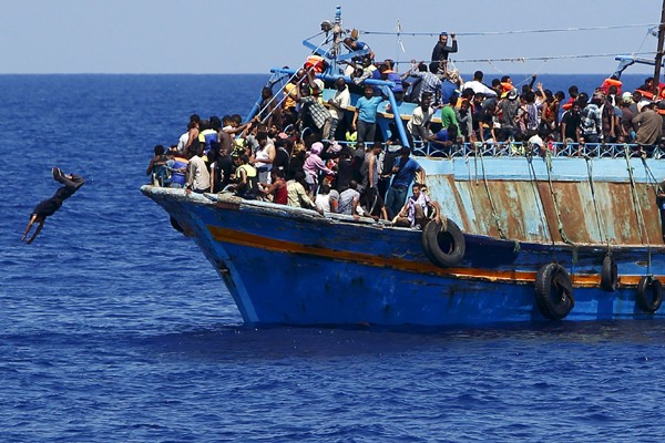 На греческих островах скоро негде будет хоронить беженцев