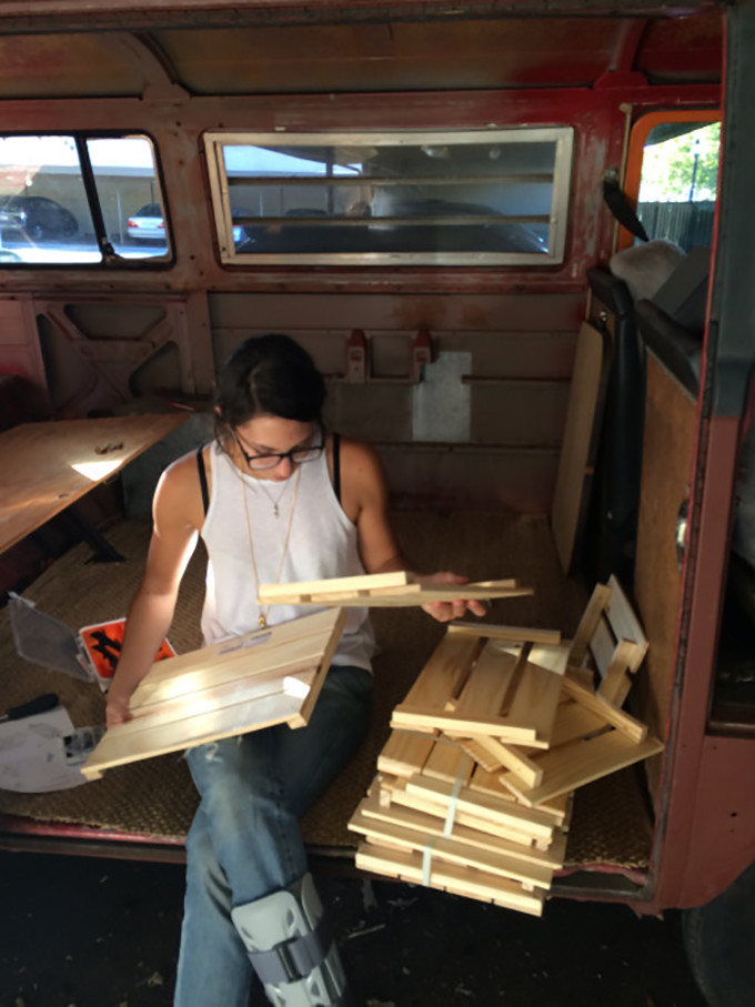 «Я работаю в дорогом офисном центре и живу в трейлере» «Я работаю в дорогом офисном центре и живу в трейлере»