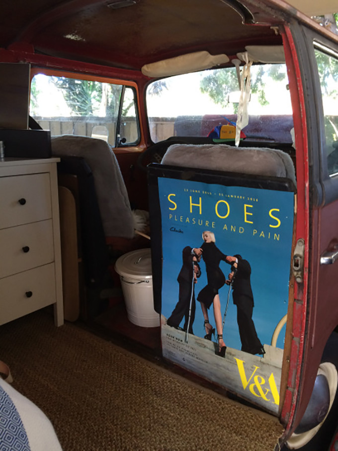 «Я работаю в дорогом офисном центре и живу в трейлере» «Я работаю в дорогом офисном центре и живу в трейлере»