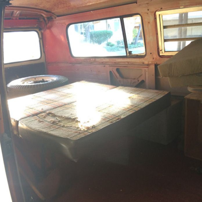 «Я работаю в дорогом офисном центре и живу в трейлере» «Я работаю в дорогом офисном центре и живу в трейлере»