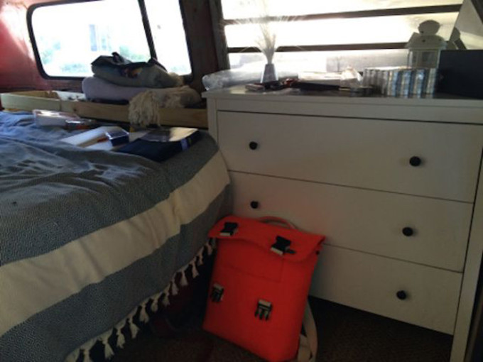 «Я работаю в дорогом офисном центре и живу в трейлере» «Я работаю в дорогом офисном центре и живу в трейлере»