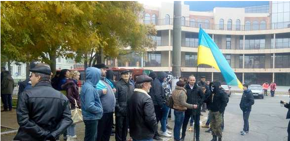 В Херсоне левые силы провели митинг: не обошлось без провокаций В Херсоне левые силы провели митинг: не обошлось без провокаций