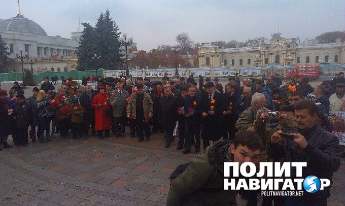 Вопреки запрету: В Киеве 7 ноября появились красные флаги и портреты Ленина Вопреки запрету: В Киеве 7 ноября появились красные флаги и портреты Ленина