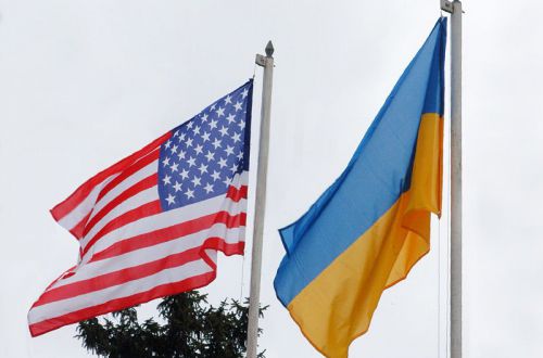 Украинский депутат умолял США о помощи, стоя на коленях, - СМИ