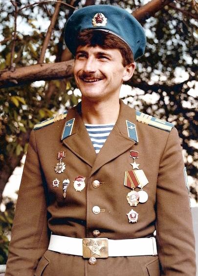 Русский герой: афганская высота десантника Чмурова Русский герой: афганская высота десантника Чмурова