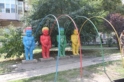 Полицейские учат львовян не испражняться на улице 