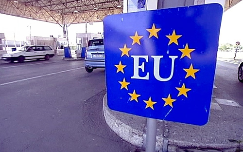 «Нам в Париж по делу срочно». Депутаты требуют для себя специнтеграцию 