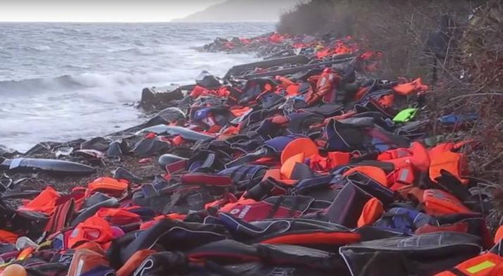 Мэр греческого города: У нас не хватает ресурсов для погребения погибших беженцев (Видео) Мэр греческого города: У нас не хватает ресурсов для погребения погибших беженцев (Видео)