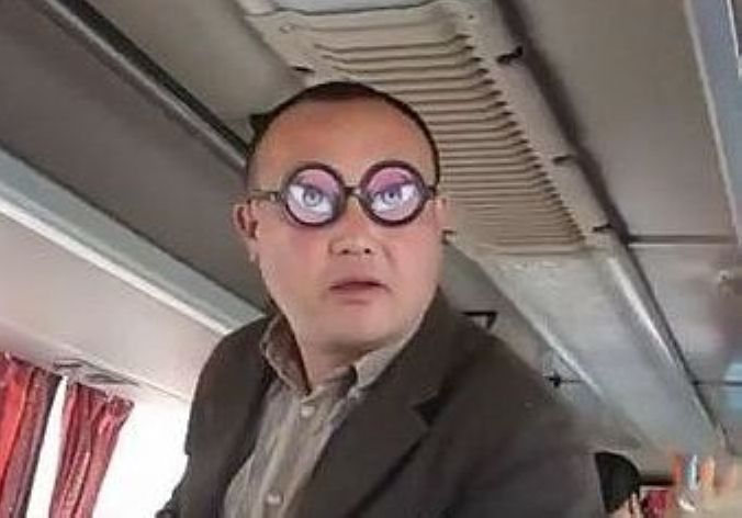 Британский журналист посоветовал главе Пентагона «протереть очки» Британский журналист посоветовал главе Пентагона «протереть очки»