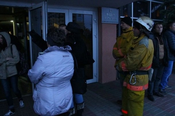 В Мелитополе работа нового горсовета началась с крупной драки В Мелитополе работа нового горсовета началась с крупной драки