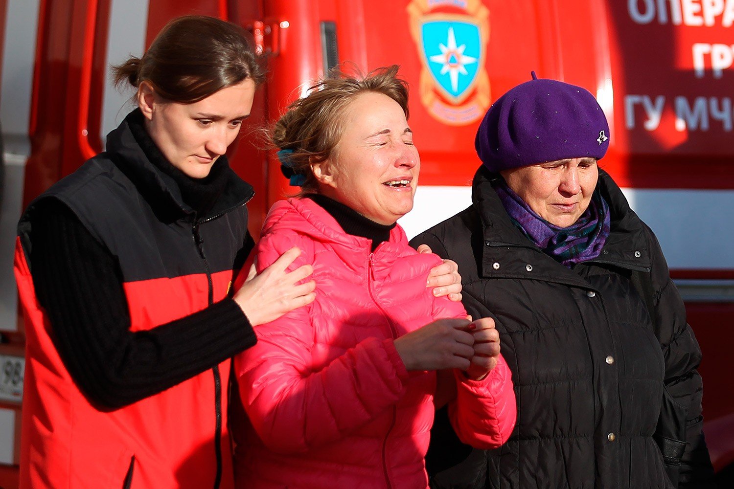 На концерте Шевчука под песню памяти жертв А321 зал встал на колени