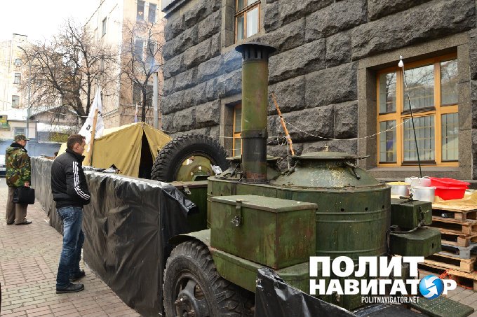 Майдан двух актеров: Ляшко обзавелся собственным омбудсменом Майдан двух актеров: Ляшко обзавелся собственным омбудсменом