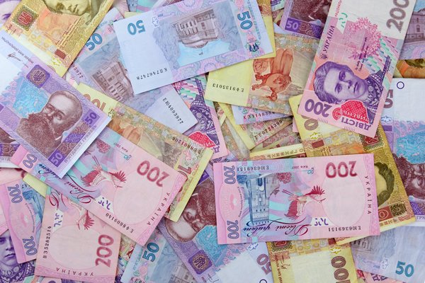 Агентства Fitch и S&P понизили рейтинг Киева до дефолтного уровня