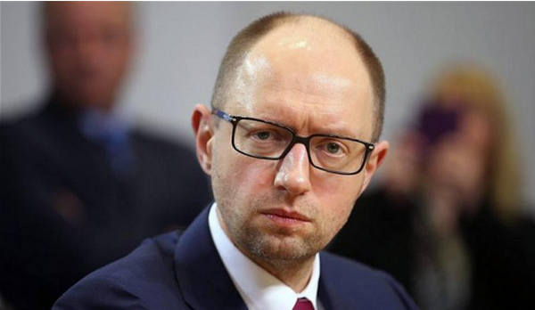 Яценюк пригрозил ввести запрет на долг России, если она не согласится на реструктуризацию Яценюк пригрозил ввести запрет на долг России, если она не согласится на реструктуризацию