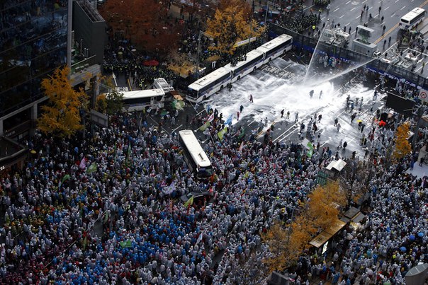 Южная Корея: мощный антиправительственный протест в Сеуле