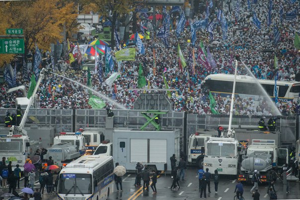 Южная Корея: мощный антиправительственный протест в Сеуле