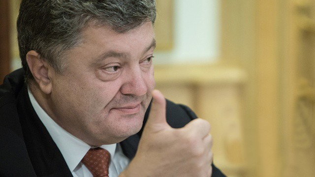 Порошенко объявил 2016-й годом английского языка. На ТВ украинский станет языком субтитров Порошенко объявил 2016-й годом английского языка. На ТВ украинский станет языком субтитров