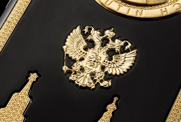 Caviar показал новый "путинский" iPhone в золоте Caviar показал новый "путинский" iPhone в золоте