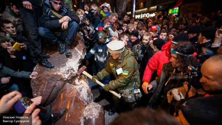 Генпрокуратура Украины решила, в чем обвинить Януковича и Азарова Генпрокуратура Украины решила, в чем обвинить Януковича и Азарова