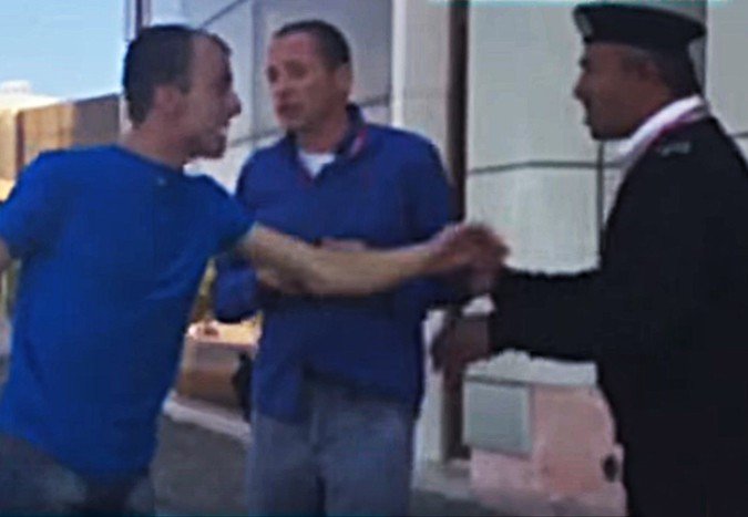 Пьяный украинец устроил дебош в аэропорту Шарм-эль-Шейха Пьяный украинец устроил дебош в аэропорту Шарм-эль-Шейха