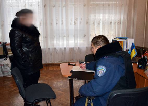 В Мариуполе школьник пришел на уроки с пистолетом В Мариуполе школьник пришел на уроки с пистолетом