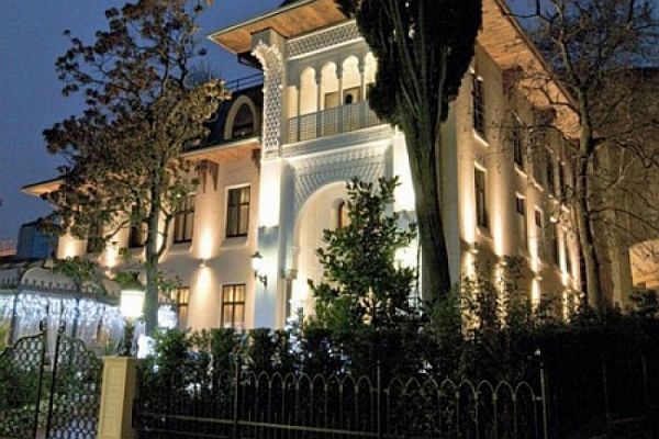 Зрадница Ротару забыла про АТО и зарабатывает на крымском туристическом буме Зрадница Ротару забыла про АТО и зарабатывает на крымском туристическом буме