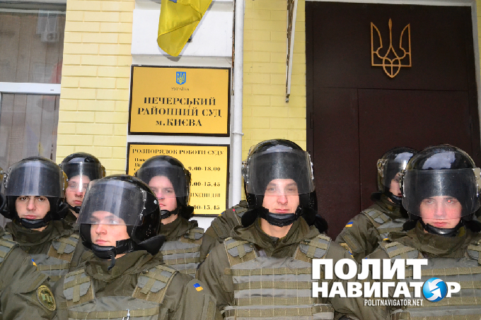 В Киеве штурмовали офис Ахметова В Киеве штурмовали офис Ахметова