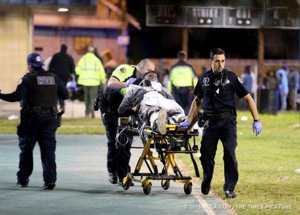 Стрельба в США: пострадали 16 человек, фото с места события Стрельба в США: пострадали 16 человек, фото с места события