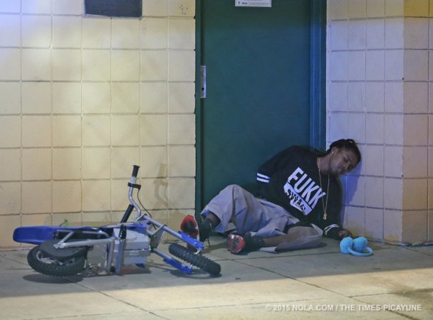 Стрельба в США: пострадали 16 человек, фото с места события Стрельба в США: пострадали 16 человек, фото с места события