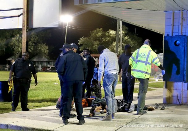 Стрельба в США: пострадали 16 человек, фото с места события Стрельба в США: пострадали 16 человек, фото с места события