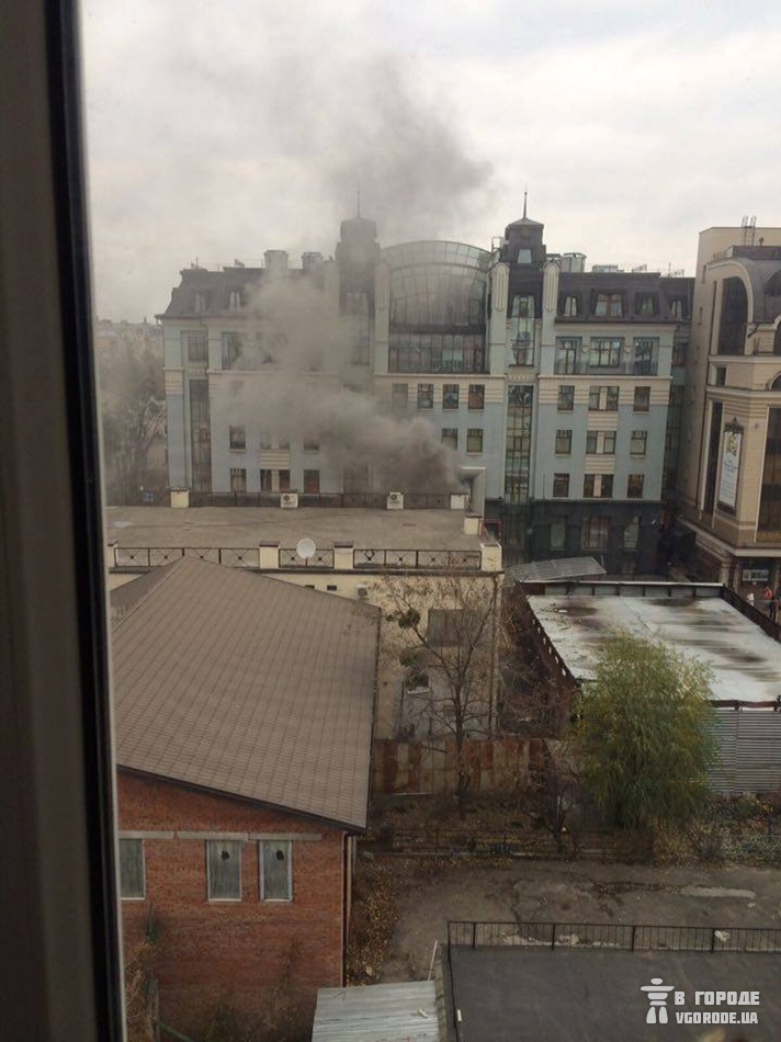 Киев в дыму и огне: сегодня в украинской столице горели Лавра, ресторан на набережной и фастфуд на Подоле Киев в дыму и огне: сегодня в украинской столице горели Лавра, ресторан на набережной и фастфуд на Подоле