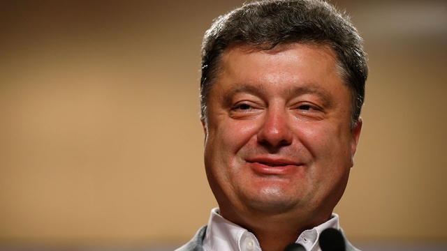 Марина Порошенко! Сделайте со своим мужем что-нибудь! Не позорьте страну Марина Порошенко! Сделайте со своим мужем что-нибудь! Не позорьте страну