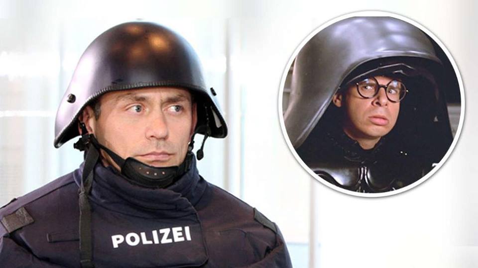 У немецких полицейских свой Юдашкин ))) У немецких полицейских свой Юдашкин )))